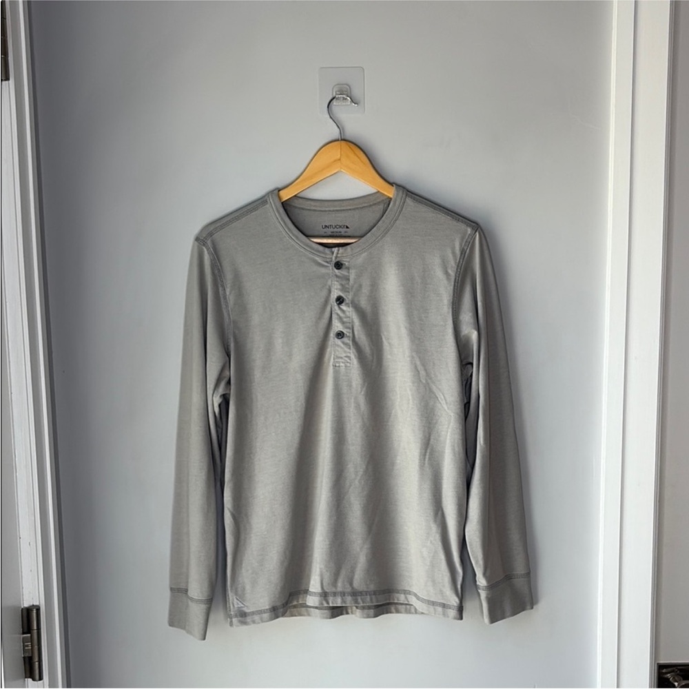 UNTUCKit Long Sleeve Henley Shirt Gray